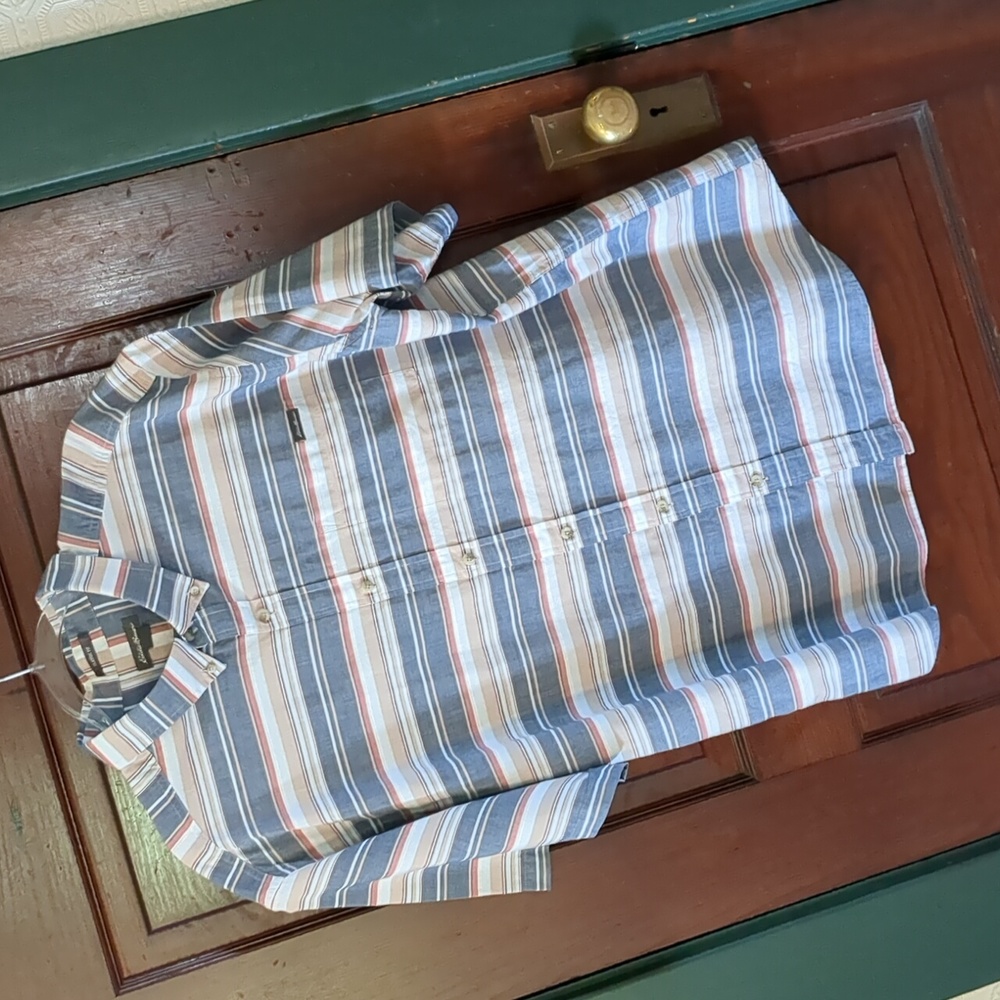 EDDIE Bauer Short Sleeve Button Down Shirt